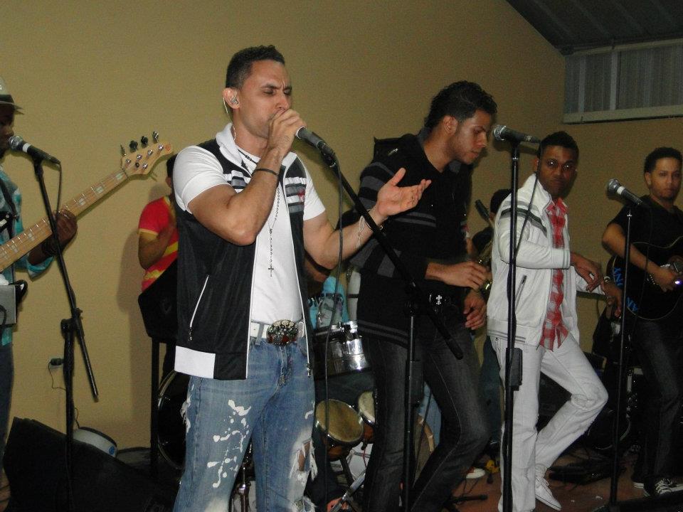 Fotos – Robert Liriano En Gallera Hato del Yaque, 20 Dic. 2011