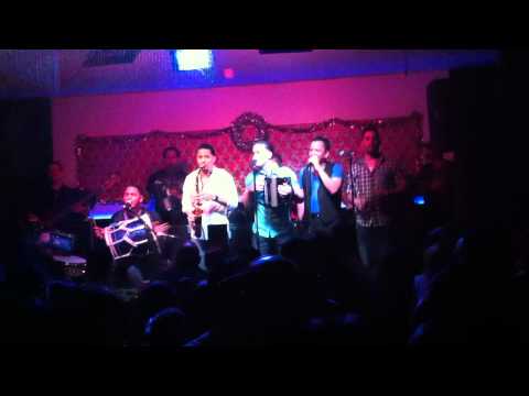 Banda Unik – La Tierra Del Olvido (Bebe Tambora) [Video]