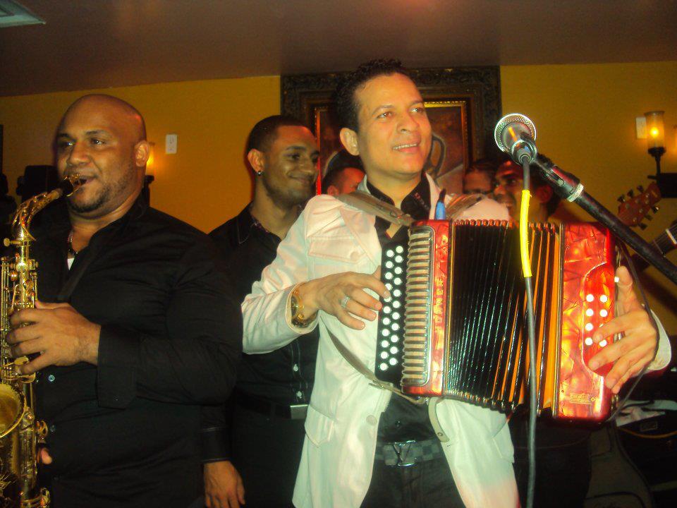 El Cantante Wilman Peña participó en los arreglos musicales de la mayoría de los temas incluidos en esta propuesta