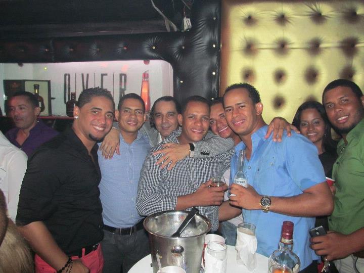 Imagenes – Banda Unik En Over Bar (08-15-2012)