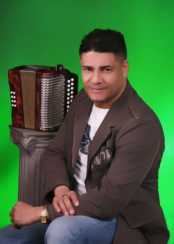 Robert Vargas – Tiraera Pa Los Tipicos (2013)