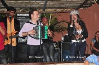 El Prodigio y La Super Banda Ft. Fefita La Grande – La Mecedora