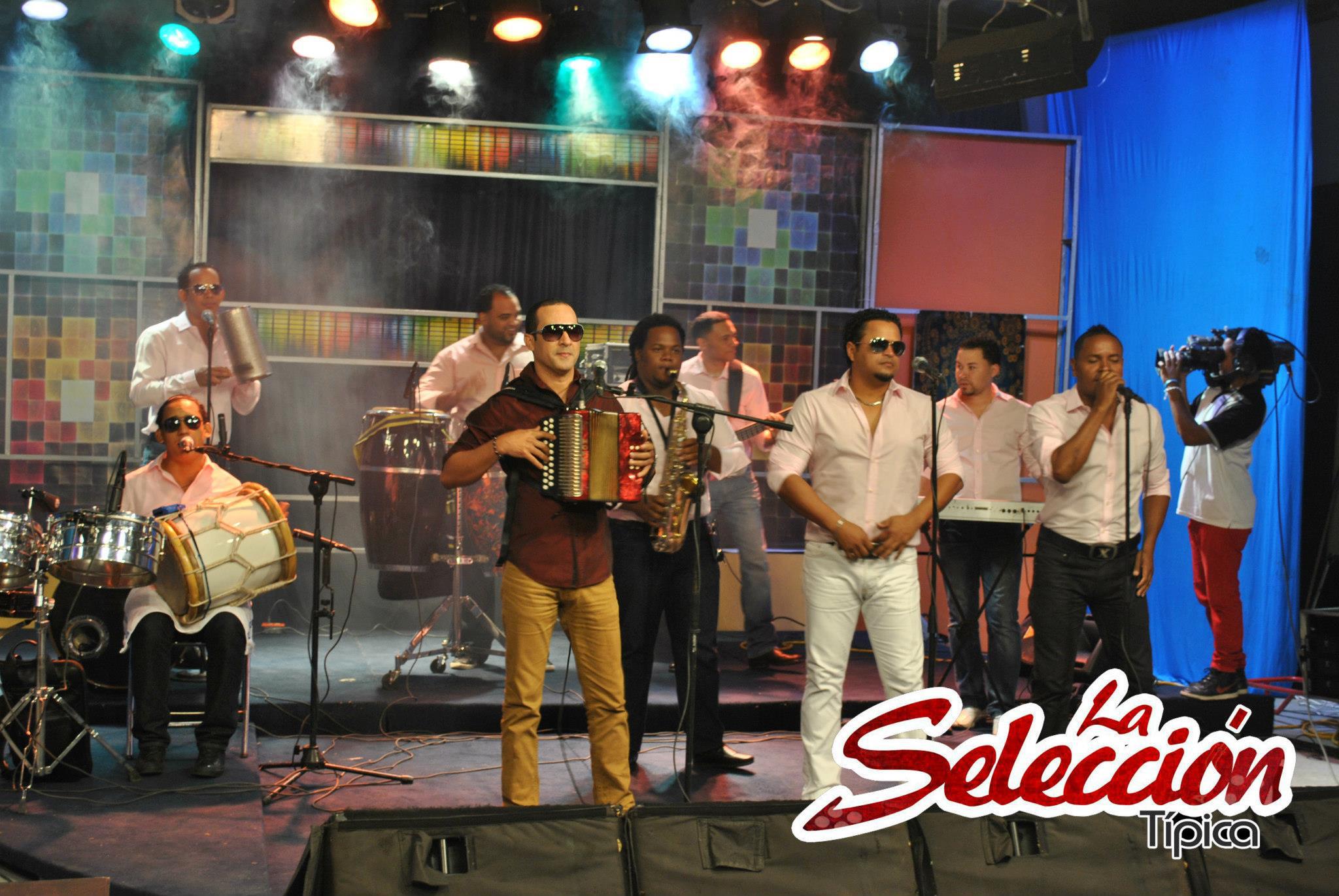 Video: La Seleccion Tipica en vivo Francisco Muy Diferente (04-06-2013)